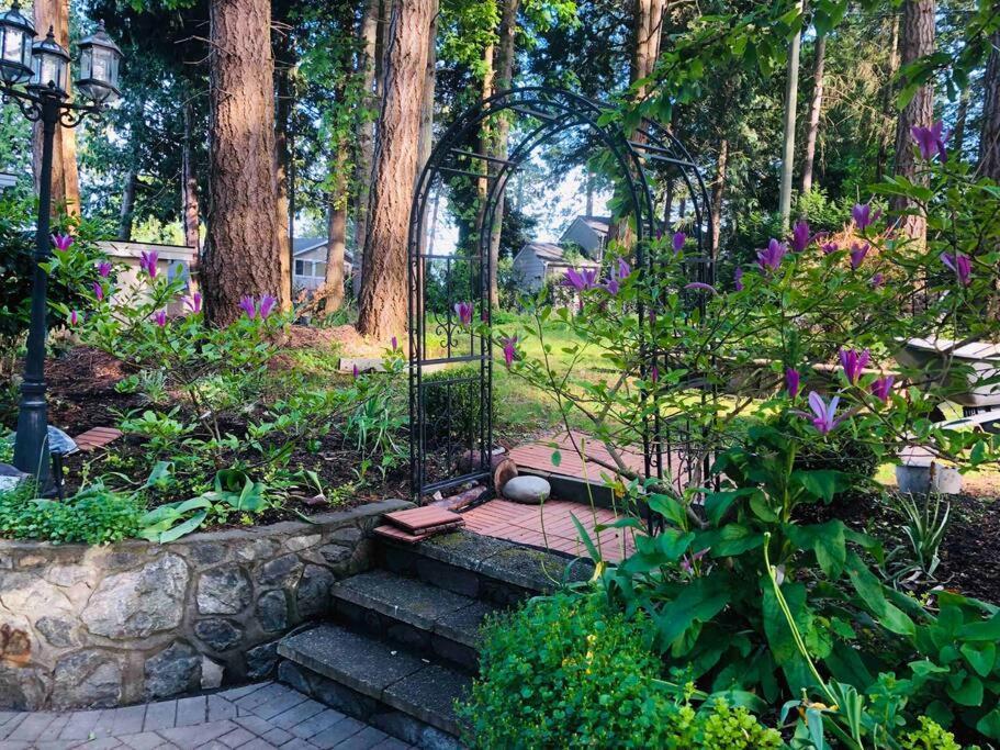 Saanichton Waterfront 2Br Suite With Superb Views Екстер'єр фото
