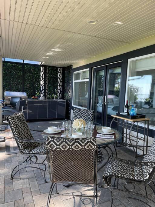 Saanichton Waterfront 2Br Suite With Superb Views Екстер'єр фото