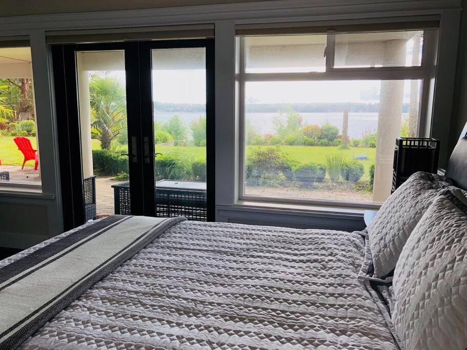 Saanichton Waterfront 2Br Suite With Superb Views Екстер'єр фото