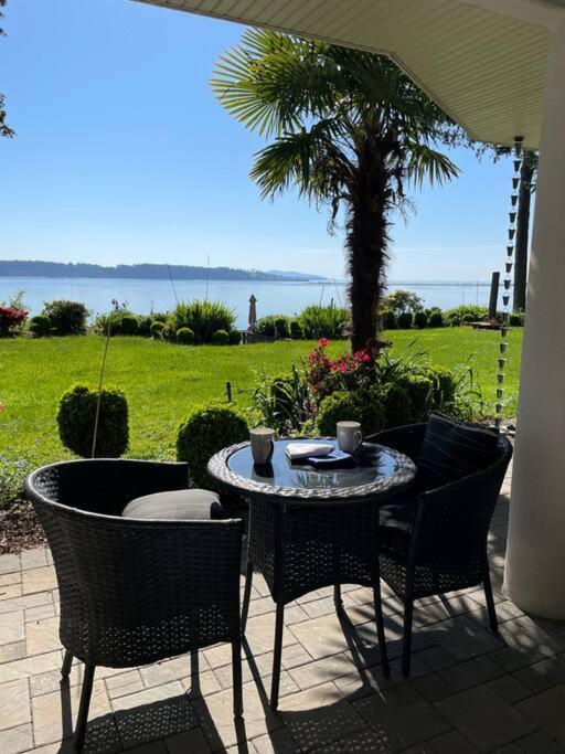 Saanichton Waterfront 2Br Suite With Superb Views Екстер'єр фото